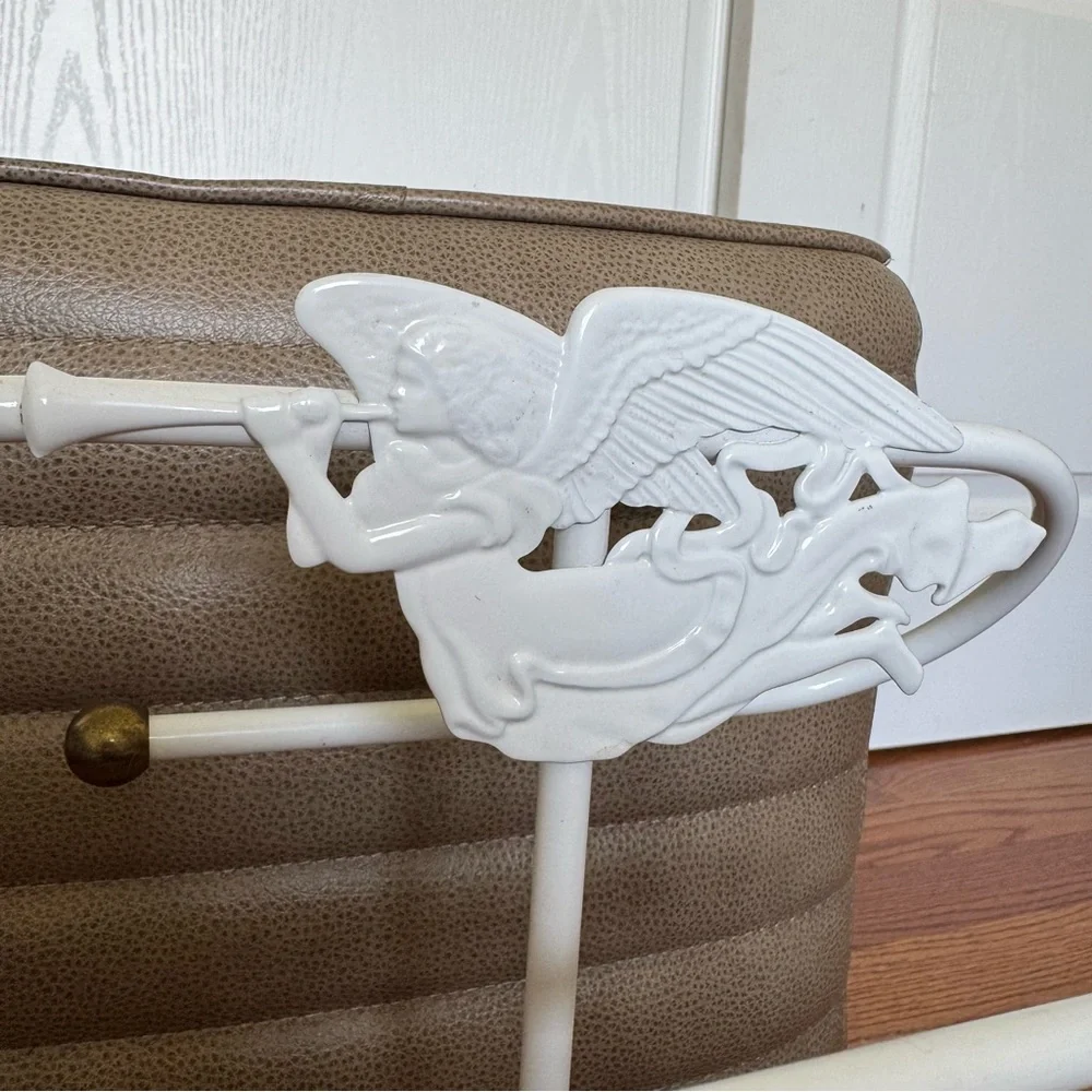 Vintage Brass Angel Cherub Hand Towel Holder Stand Hollywood Regency Elegant